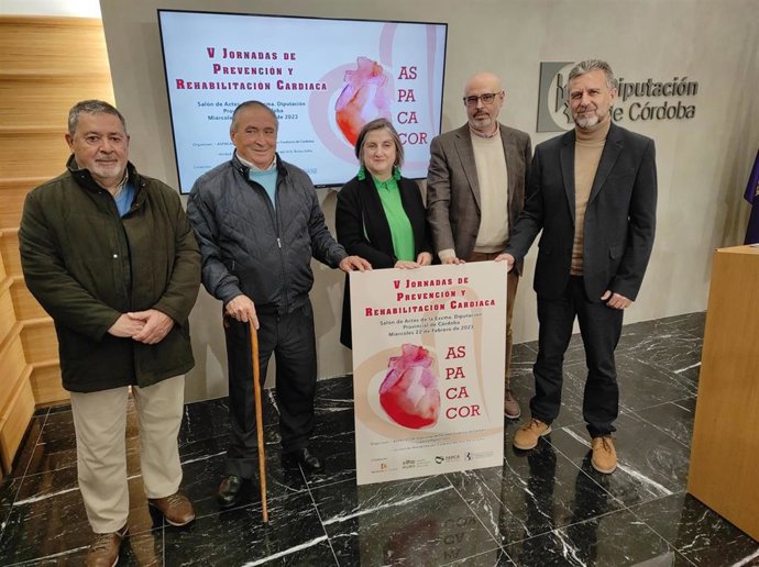 El presidente del IPBS, Francisco Ángel Sánchez (dcha.), en la presentación de  las V Jornadas de Rehabilitación y Prevención Cardiovascular.