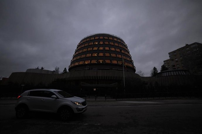 Archivo - Fachada de la sede del Tribunal Constitucional, a 21 de diciembre de 2022, en Madrid (España). Durante el Pleno, se tratará el recurso presentado por el Senado contra la decisión del TC de suspender con carácter urgente la tramitación parlamen