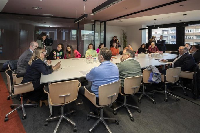 La Consejera De Empleo Y Políticas Sociales, Eugenia Gómez De Diego, Presenta El Programa Talento Empleo En El Sector Químico