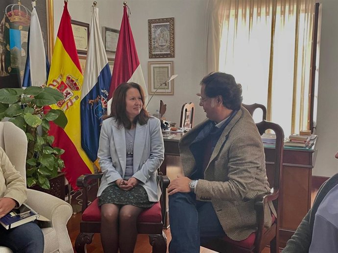 La consejera de Museos del Cabildo de Tenerife, Concepción Rivero, y el alcalde de Icod, Francisco González