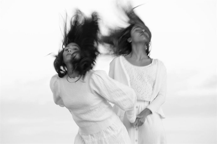 Ana Sañiz y Sofía Barco protagonizan 'Del fondo del río'.