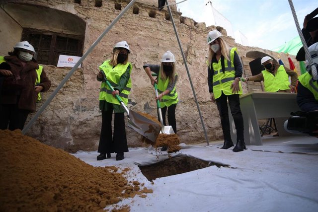 Archivo - La exconsejera de Cultura, Patricia del Pozo, durante el acto de la primera piedra del Museo del Flamenco de Jerez, en enero de 2022. 