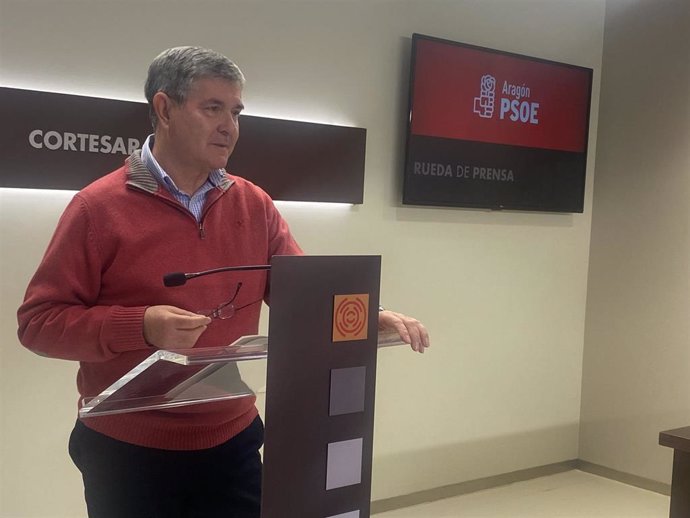 El portavoz parlamentario del PSOE Aragón, Vicente Guillén.