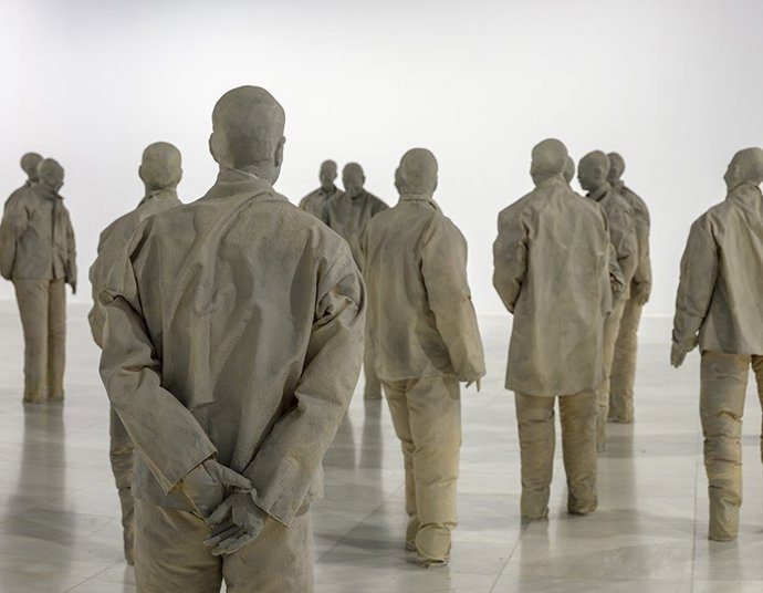 La obra que más ha destacado el comisario Manuel Segade es 'Plaza', una instalación de 27 figuras que no ha sido vista en España desde 1996.