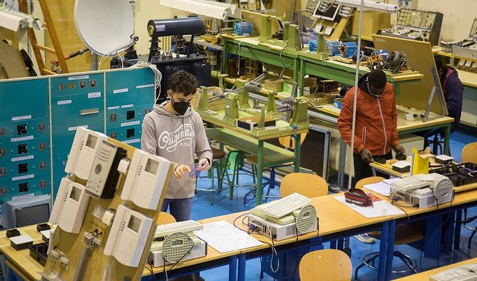 La Junta de Andalucía ampliará este curso las Aulas de Emprendimiento y de Tecnología Aplicada de FP