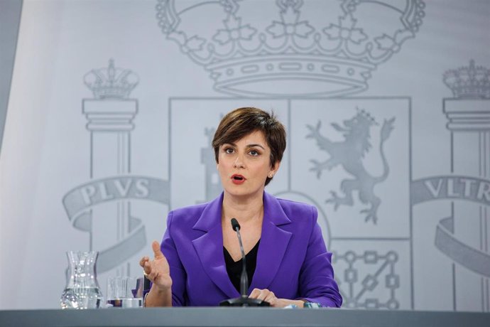 La ministra Portavoz, Isabel Rodríguez, durante una rueda de prensa posterior al Consejo de Ministros, en el Palacio de la Moncloa, a 14 de febrero de 2023, en Madrid (España)