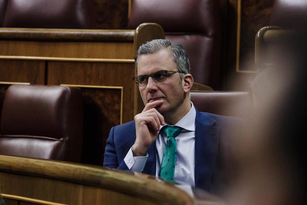 El candidato de Vox a la alcaldía de Madrid, Javier Ortega Smith, durante una sesión plenaria en el Congreso de los Diputados, a 14 de febrero de 2023, en Madrid (España). El Pleno del Congreso debate y vota hoy una proposición de ley impulsada por Unid