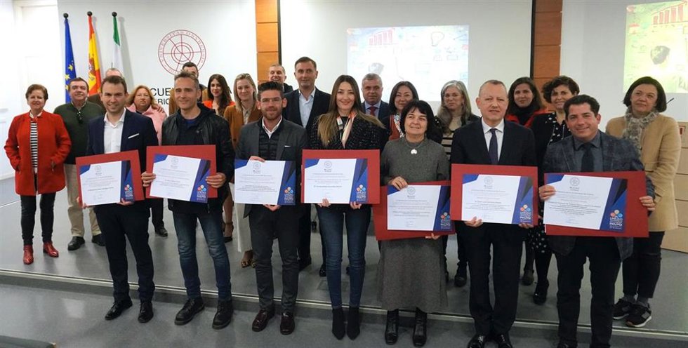 Archivo - Imagen de la entrega de los premios a la Excelencia Doncente de 2022 de la UHU.