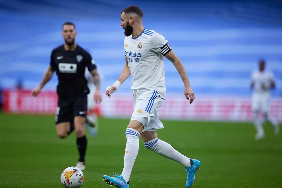 Archivo - El delantero del Real Madrid Karim, en un partido de LaLiga Santander 2021-2022 ante el Elche en el Santiago Bernabéu.