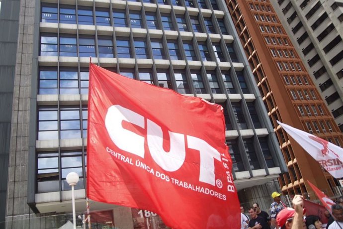 Sindicatos brasileños se movilizan contra los elevados tipos de interés del Banco Central de Brasil