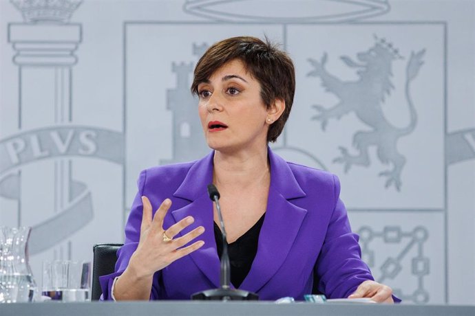 La ministra Portavoz, Isabel Rodríguez, durante una rueda de prensa posterior al Consejo de Ministros, en el Palacio de la Moncloa, a 14 de febrero de 2023, en Madrid (España). 