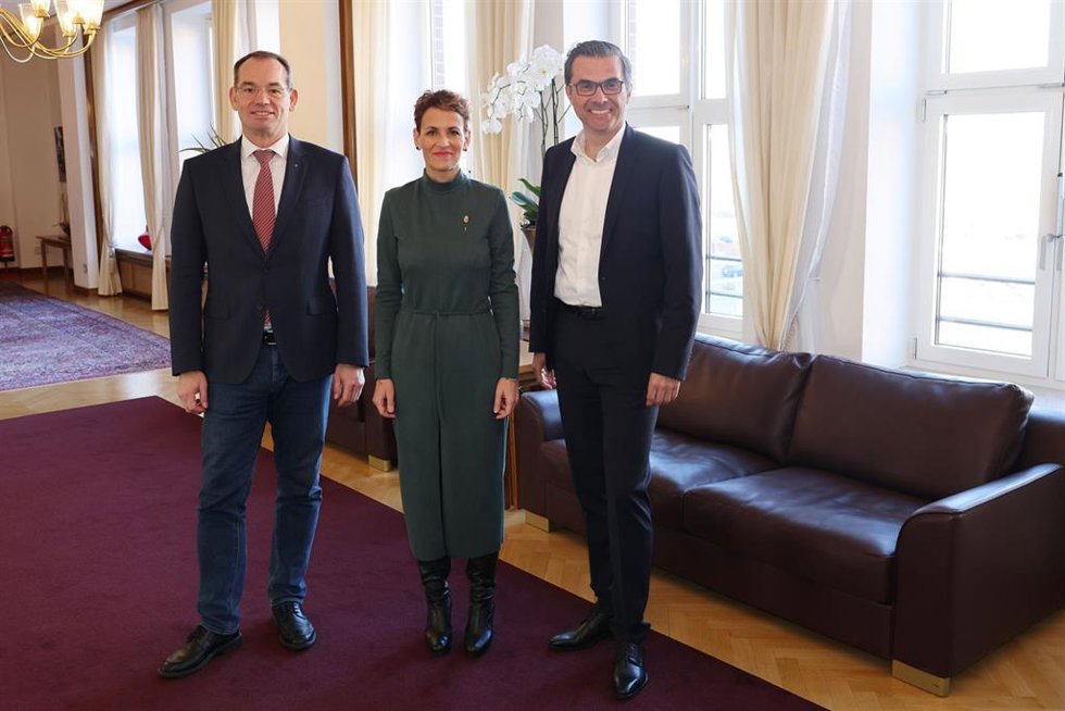 Christian Vollmer, María Chivite y Michael Hobusch