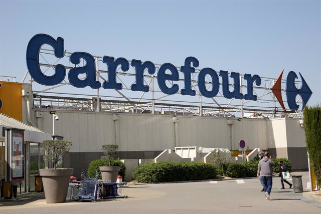 Archivo - Logo de un Carrefour en Marsella (Francia).
