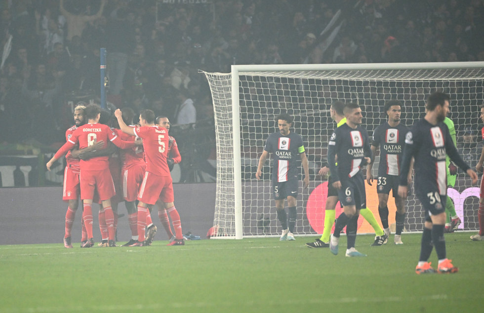 Los jugadores del Bayern celebran el gol de Coman en la ida de octavos de la Champions 2022-2023 ante el PSG Photo: Sven Hoppe/dpa