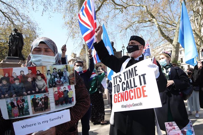 Archivo - Imagen de archivo de una manifestación por los derechos de la minoría uigur frente al Parlamento británico, Londres