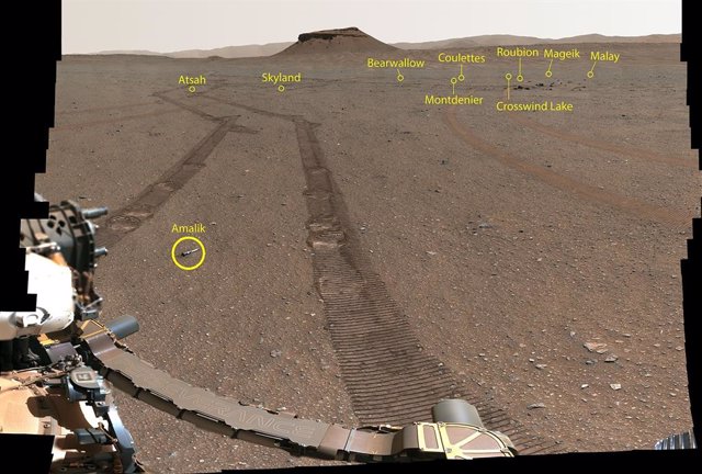 Imagen tomadas por el rover Perseverance con sus tubos de muestra