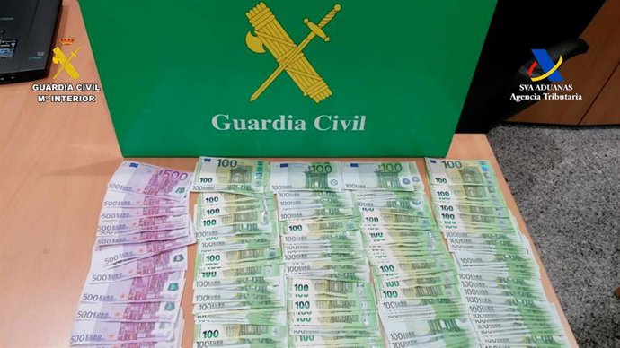 Dinero intervenido en el aeropuerto de Bilbao.