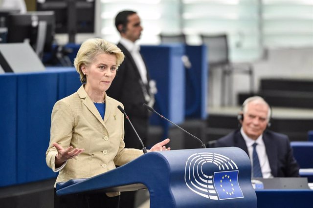 La presidenta de la Comisión Europea, Ursula von der Leyen, durante una sesión plenaria en la Eurocámara