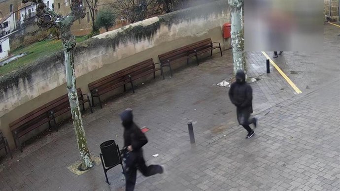 Los atracadores huyen con el dinero de la recaudación del supermercado de Casalarreina