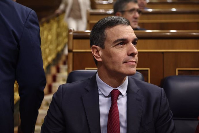 El presidente del Gobierno, Pedro Sánchez, durante una sesión plenaria, en el Congreso de los Diputados, a 15 de febrero de 2023, en Madrid (España). Durante el pleno, el PP ha pedido explicaciones a la ministra de Justicia sobre la huelga indefinida de