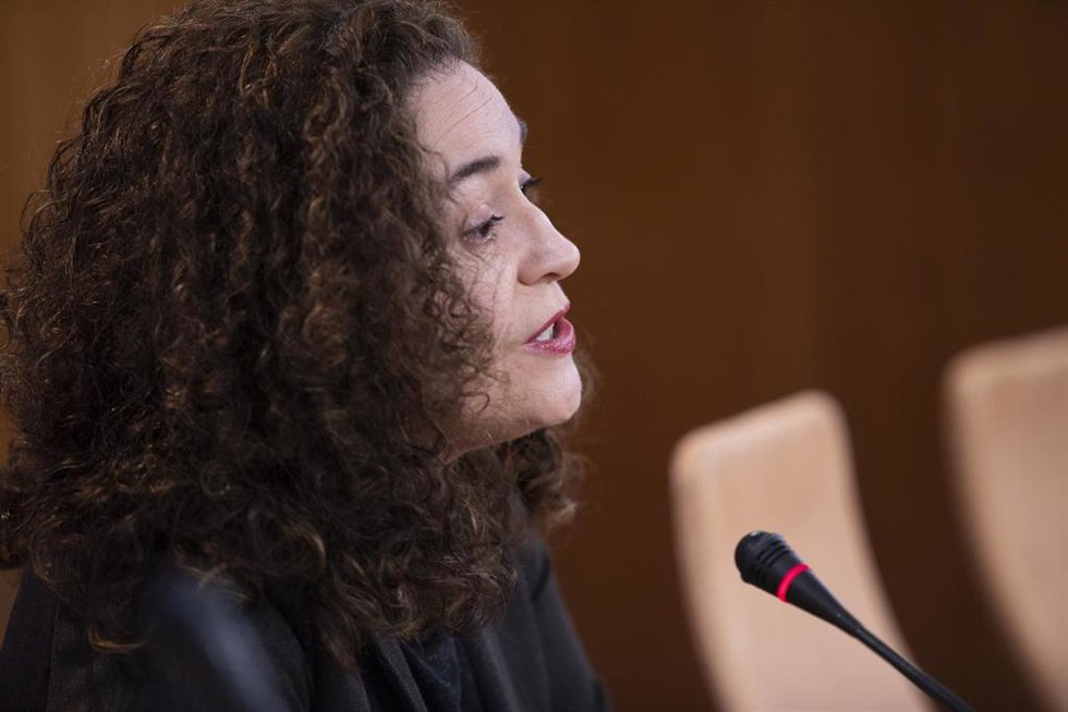 La portavoz del grupo parlamentario Por Andalucía, Inmacualda Nieto, durante su comparecencia en rueda de prensa en el Parlamento de Andalucía. A 15 de febrero de 2023, en Sevilla (Andalucía, España). Los portavoces de los grupos parlamentarios, se dan 