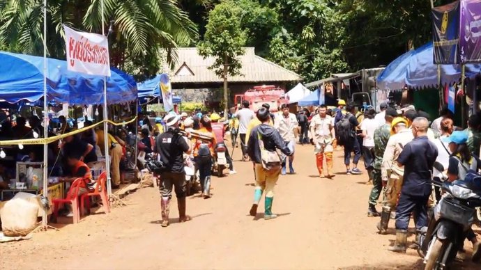 Archivo - Aparato de salvamento de los 12 niños atrapados en una cueva de Tailandia