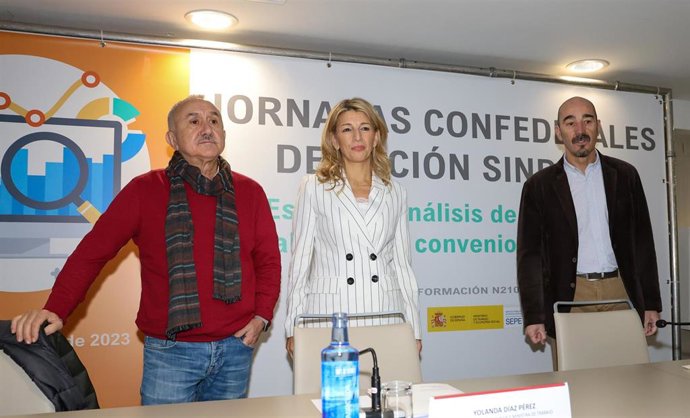 Archivo - (I-D) El secretario general de UGT, Pepe Álvarez; la vicepresidenta segunda y ministra de Trabajo y Economía, Yolanda Díaz y el vicesecretario general de Política Sindical, Fernando Luján de Frías, en una imagen de archivo.