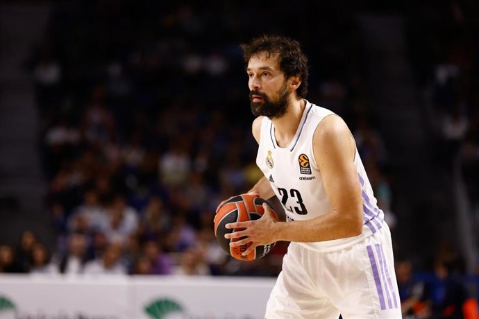 Archivo - El base español Sergio Llull durante un partido con el Real Madrid