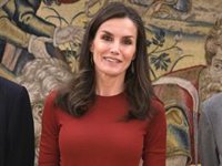 La Reina Letizia, todo al rojo en Zarzuela con sus pantalones de cuero más cañeros