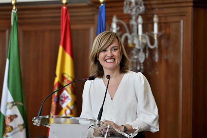 La ministra de Educación y Formación Profesional y portavoz del PSOE, Pilar Alegría, durante su discurso en el acto de entrega de Certificados de profesionalidad a 15 de febrero del 2022 en Jaén (Andalucía). En declaraciones a los medios de comunicación