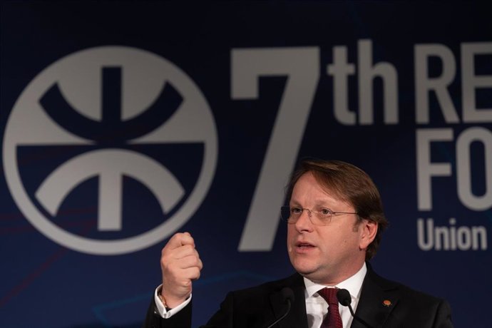 Archivo - El comisario de Vecindad y Ampliación de la UE, Olivér Várhelyi.