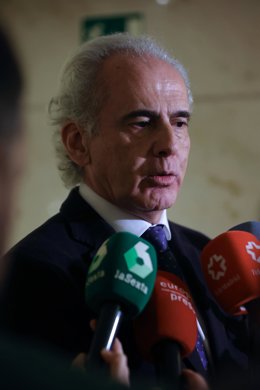 El consejero de Sanidad de la Comunidad de Madrid, Enrique Ruiz Escudero