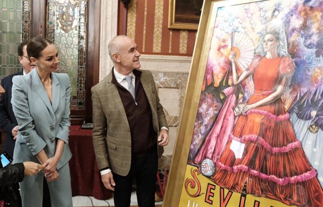El alcalde de Sevilla, Antonio Muñoz, con la modelo Eva González, que inspira el cartel de las Fiestas de la Primavera de 2023.