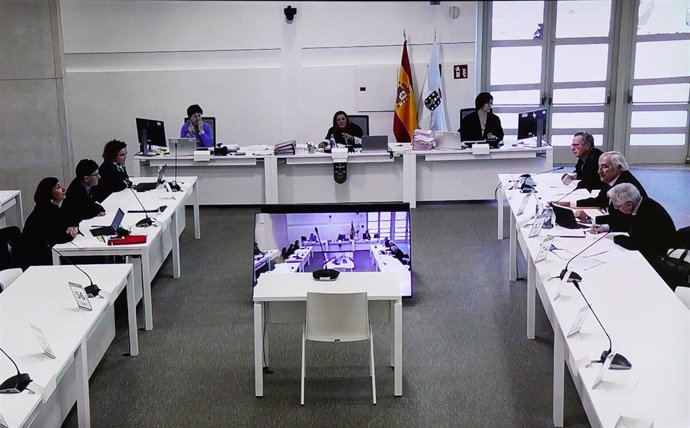 Una captura de pantalla de televisión instalada en la sala de prensa de la parte civil del juicio del accidente ferroviario del Alvia, en la Ciudade de Justicia, a 14 de febrero de 2023, en Santiago de Compostela, A Coruña (España). El juicio del Alvia 