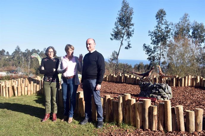 Presentación de una nueva escena en el jardín del MUJA