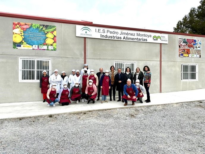 El IES Pedro Jiménez Montoya de Baza inaugura las nuevas instalaciones de un ciclo formativo.