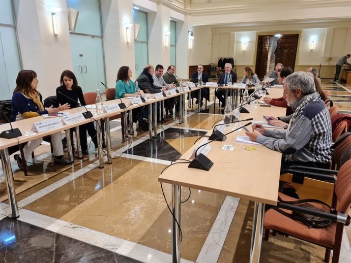 La Comisión Permanente del Agua ha tenido lugar en la Sala Goya del Departamento de Agricultura, Ganadería y Medio Ambiente.