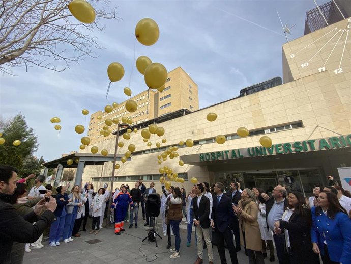 Suelta de globos por el Día Internacional del Cáncer Infantil
