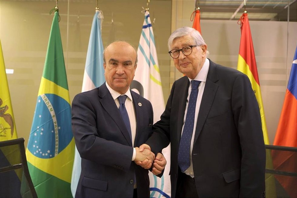 OEI-UNIR convocan 350 becas de maestrías oficiales y título propio para estudiantes iberoamericanos