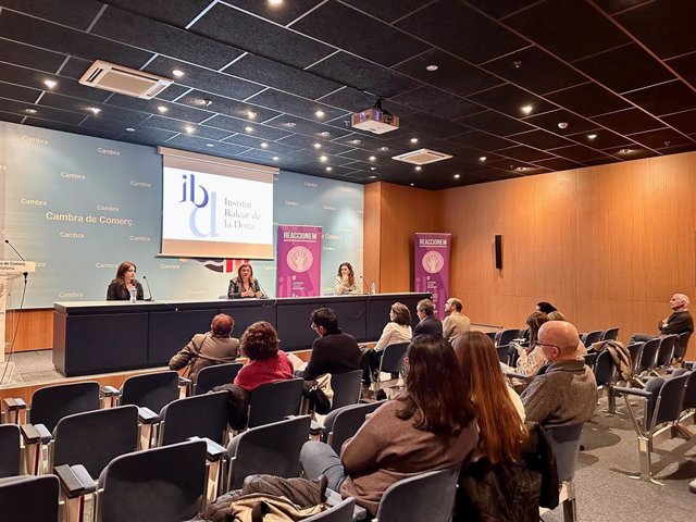 Garrido inaugura una jornada sobre mujer y ciencia organizada por el IB-Dona.