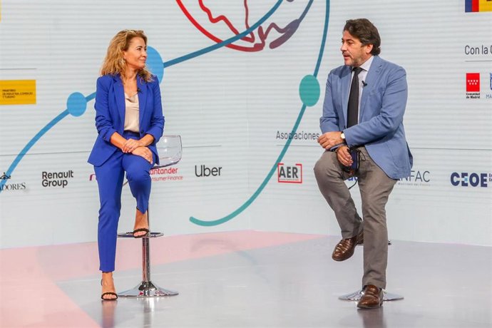 Archivo - Imagen de recurso del consejero de Transportes e Infraestructuras de la Comunidad de Madrid, David Pérez, y la ministra de Transportes, Movilidad y Agenda Urbana, Raquel Sánchez.
