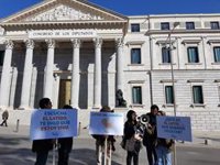 Provida se concentran ante el Congreso para que los diputados escuchen "el latido fetal"