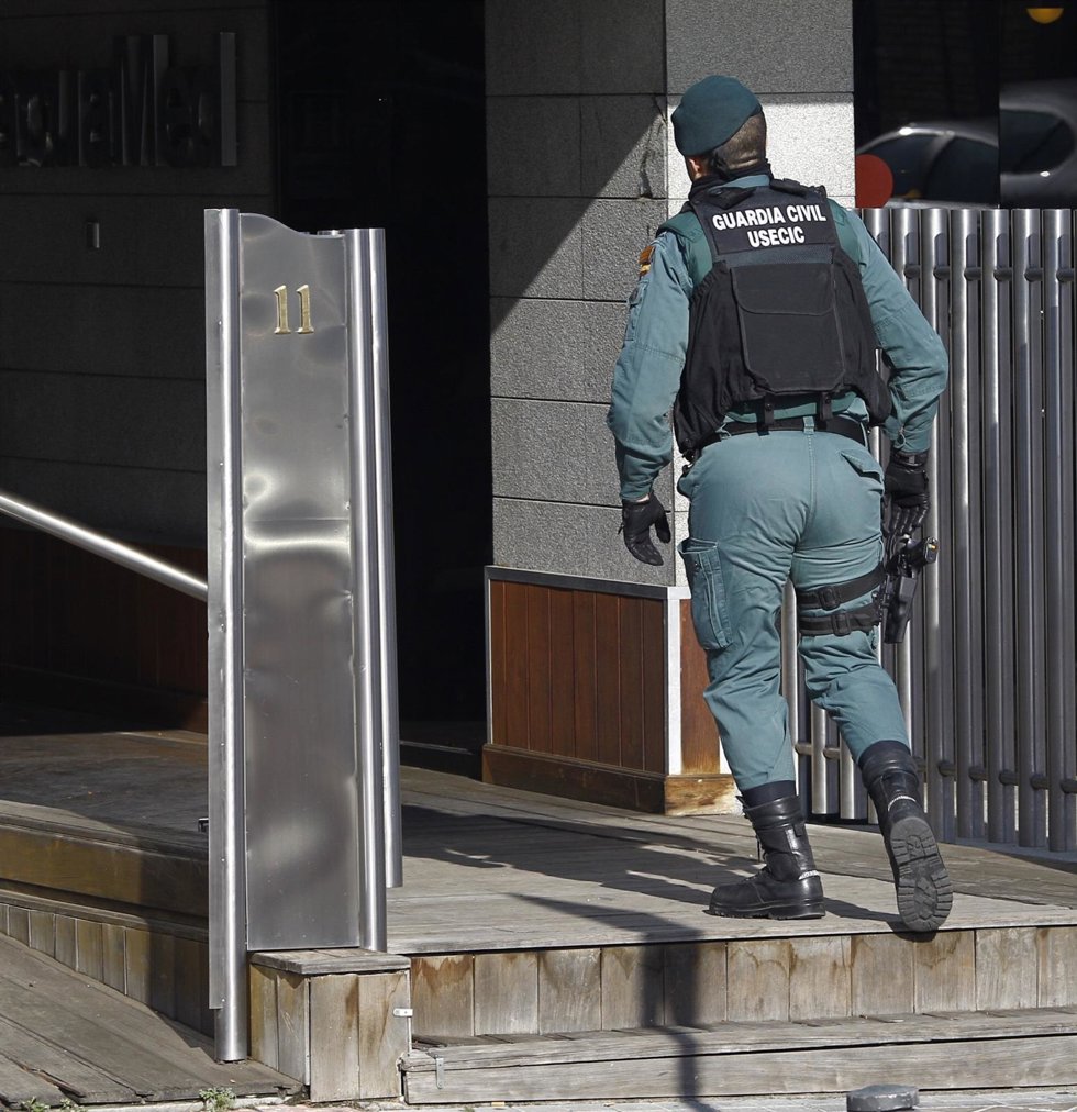 Archivo - La Guardia Civil registra la sede de Acuamed, sociedad estatal de aguas dependiente de Medio