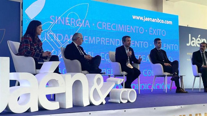 Millán (c) interviene en el Foro Jaén & Co 2023.