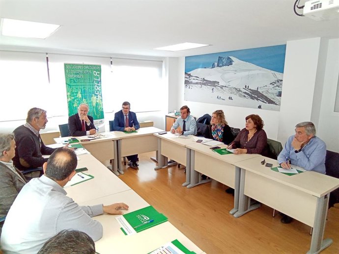 El Consejo Andaluz de Relaciones Laborales ha celebrado la comisión técnica de seguimiento de la negociación colectiva en Granada.