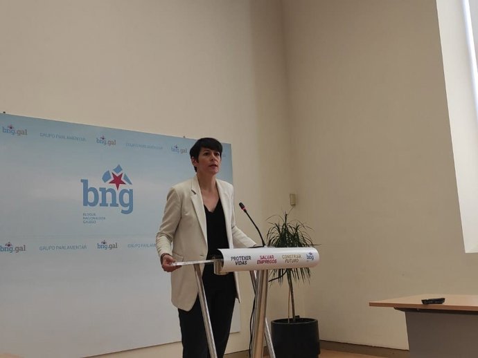 La portavoz nacional del BNG, Ana Pontón, este jueves en una rueda de prensa en el Parlamento de Galicia.