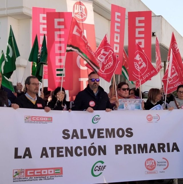 Sindicatos piden "solución negociada a la grave situación" de la primaria y retirar la orden que "privatiza consultas"