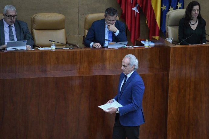 El consejero de Sanidad de la Comunidad de Madrid, Enrique Ruiz Escudero, durante un pleno en la Asamblea de Madrid, a 16 de febrero de 2023, en Madrid (España).