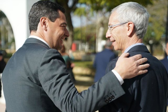 Juanma Moreno (i.) y Curro Jiménez (d.)