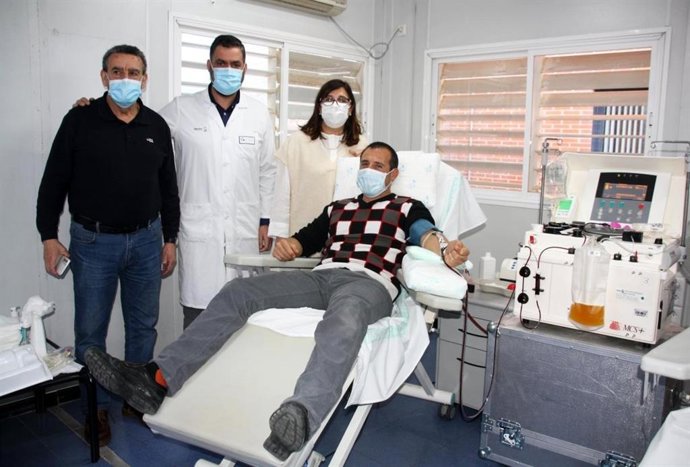 La directora gerente del Sescam, Regina Leal, en Alcázar de San Juan.